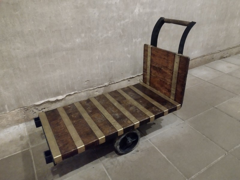 Vozík s gumovými kolečky