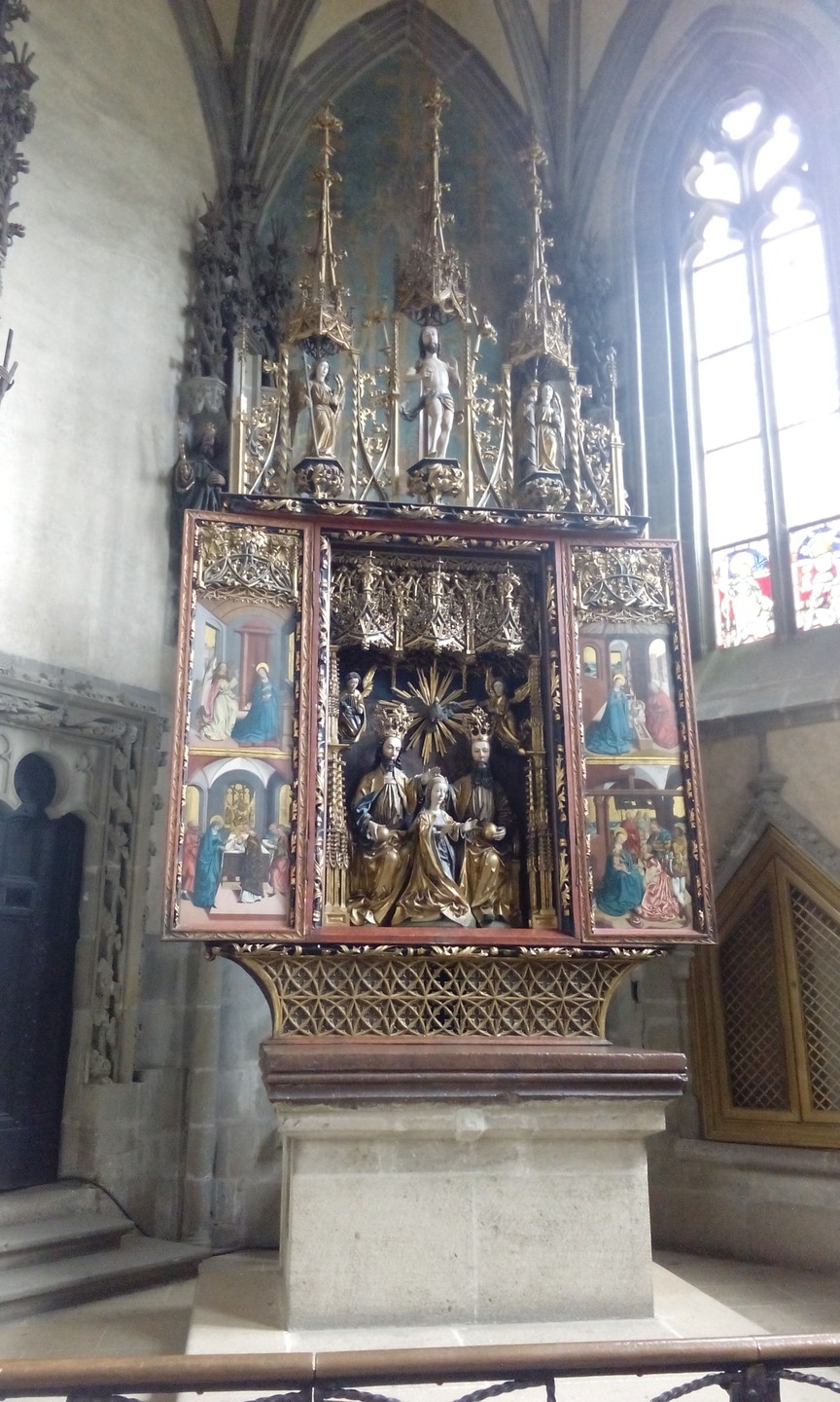 Oltář - Kaple Korunování Panny Marie